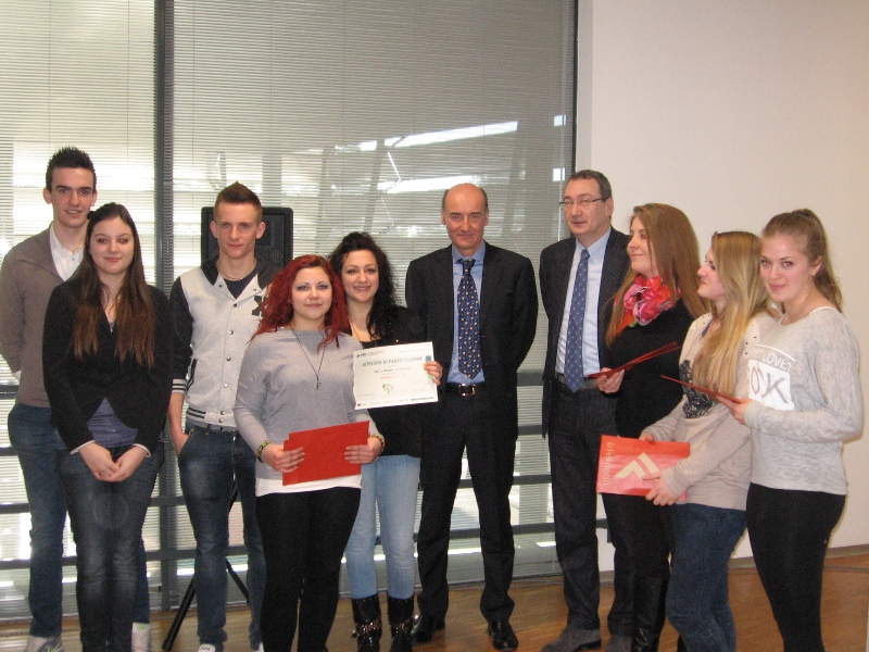 Gli studenti premiati ad Agriest dal vicepresidente regionale FVG Bolzonello,per "Coltiva l'ingegno"