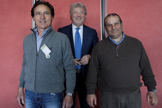 I vincitori di Olio Capitale con il presdiente CCIAA Paoletti