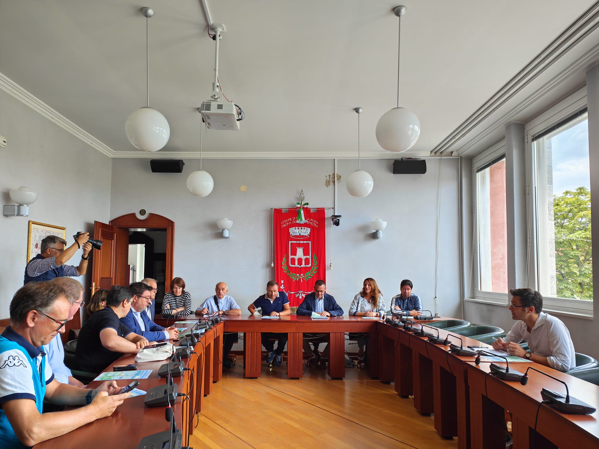 Il sindaco Igor Gabrovec con la giunta di Duino Aurisina e i rappresentanti delle associazioni presenta il programma dei festeggiamenti di San Rocco 2023