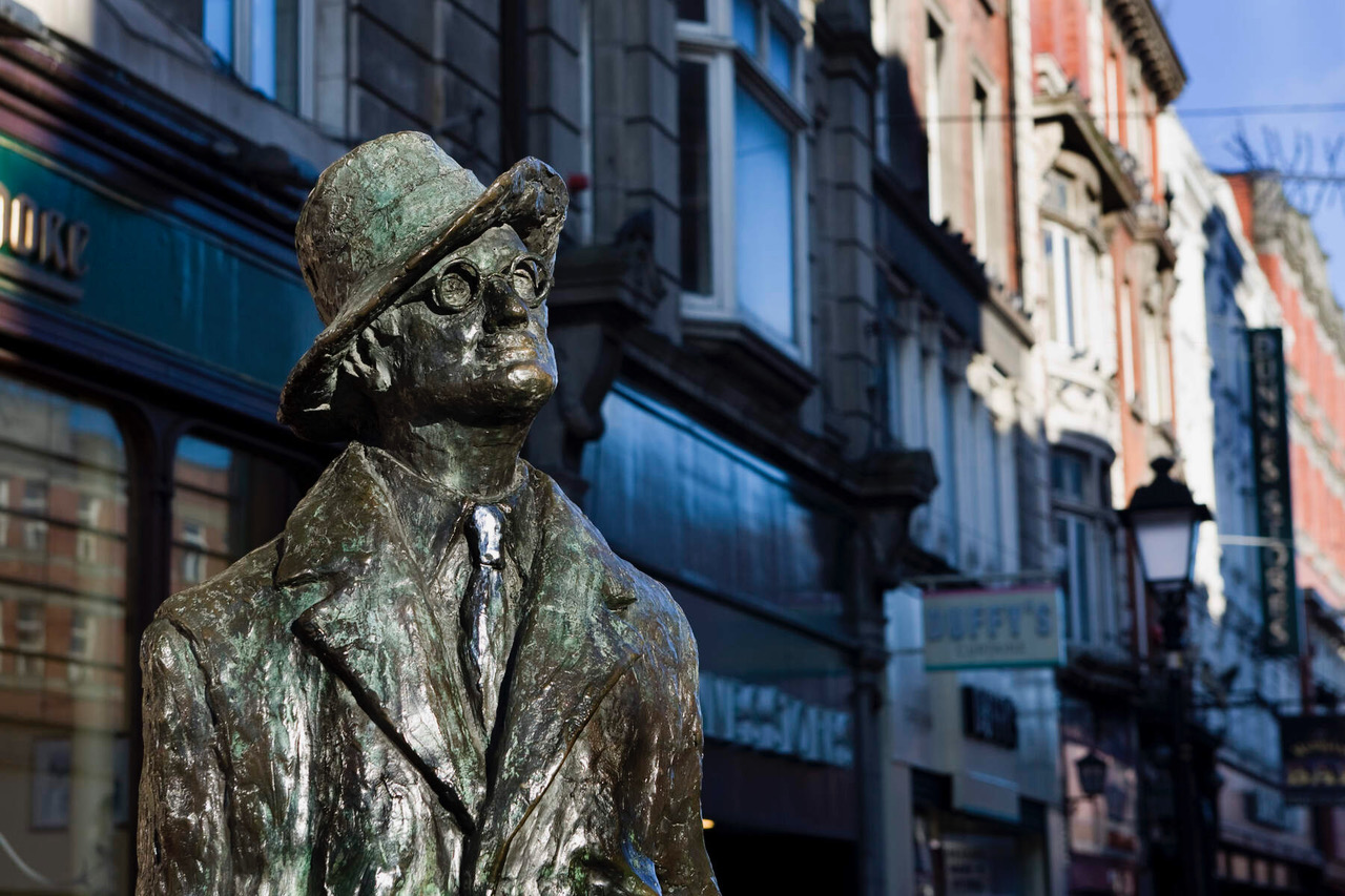 La statua di James Joyce. North Earl Street. Dublin city