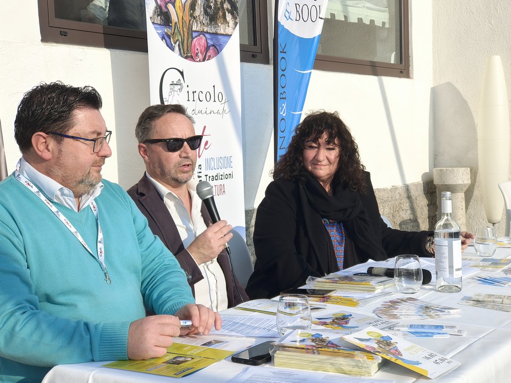 conferenza stampa Primavera al Bastello da sx Massimo Romita, il sindaco di Duino Aurisina Igor Gabrovec e Lucia Lalovich