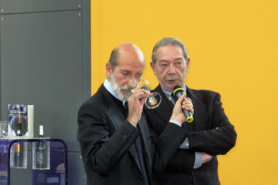 Luca Maroni a Vinitaly 2013 con il titolare della Tenuta Codelli di Mossa (GO) 