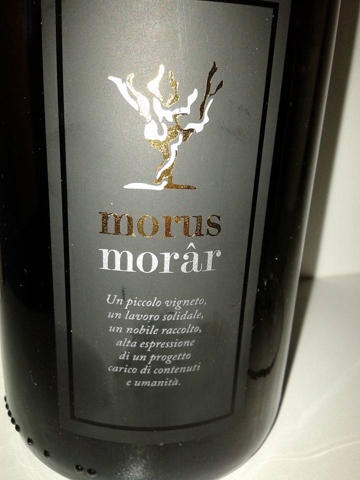 etichetta del vino solidale Morus morar