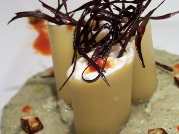 Paccheri ripieni di ricotta ai crostacei in salsa di carciofi di Andrea Matranga