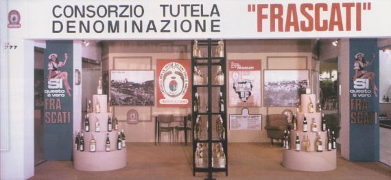 Stand utilizzato negli anni '70 per le fiere di Milano, Rimini e "Vinitaly".