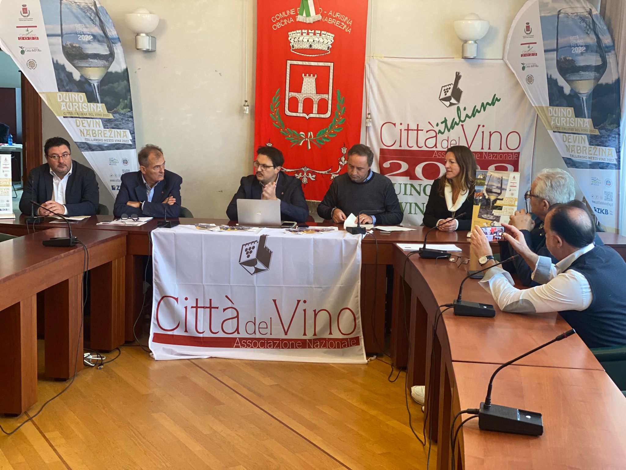un momento della conferenza stampa del 10 novembre nel comune di Duino Aurisina 